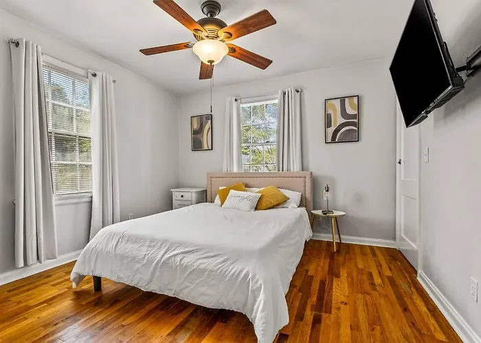Villa East Hill Manor With 2 Kitchens Near & Downtwn