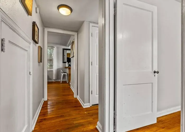 Villa East Hill Manor With 2 Kitchens Near & Downtwn Pensacola